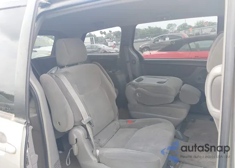 2005 Toyota Sienna Le z USA, uszkodzony, nr VIN 5TDZA23C95S238598